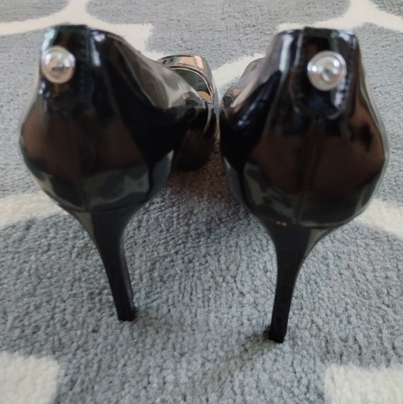 Guess Patent Look Peep Toe Stiletto Heels 👠 - Picture 8 of 12
